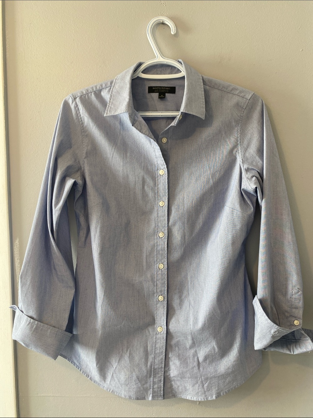 Banana Republic Riley Tailored Fit Blue Button Up Dress Shirt Women’s 4 Office